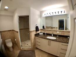 3BR Home wRooftop by Ideal Experience VR