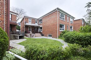 Spacious Apartment in Forest Hill (Free Parking)