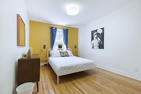 Bright 4-Bedroom in Forest Hill