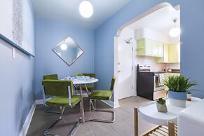 Bright Hideaway in Forest Hill with Parking