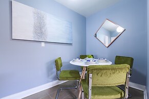 Bright Hideaway in Forest Hill with Parking