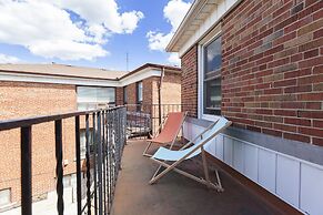 Bright Hideaway in Forest Hill with Parking