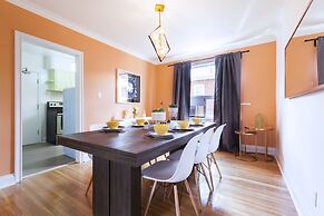 Bright Hideaway in Forest Hill with Parking