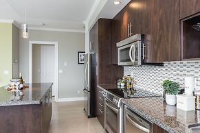 QuickStay - Modern 2-Bedroom Condo, Panoramic City Views