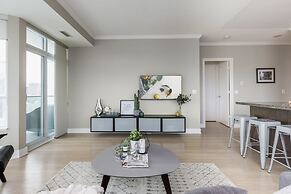 QuickStay - Modern 2-Bedroom Condo, Panoramic City Views