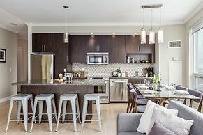 QuickStay - Modern 2-Bedroom Condo, Panoramic City Views