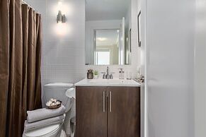QuickStay - Modern 2-Bedroom Condo, Panoramic City Views
