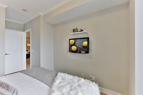 QuickStay - Modern 2-Bedroom Condo, Panoramic City Views
