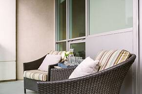 QuickStay - Modern 2-Bedroom Condo, Panoramic City Views