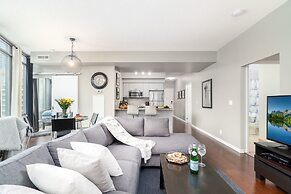 QuickStay - Luxurious 2-Bedroom Condo, Downtown Core