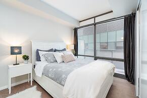 QuickStay - Luxurious 2-Bedroom Condo, Downtown Core