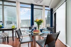 QuickStay - Luxurious 2-Bedroom Condo, Downtown Core