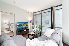 QuickStay - Luxurious 2-Bedroom Condo, Downtown Core
