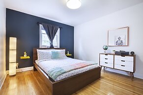 Vibrant Apartment in Forest Hill (Free Parking)