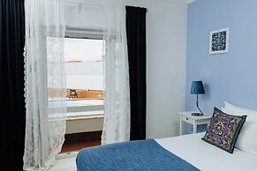 O House Ericeira Hills