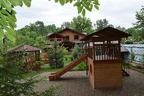 Ryabinovie Busy Guest House
