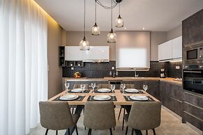 Mirma Luxury Apartment