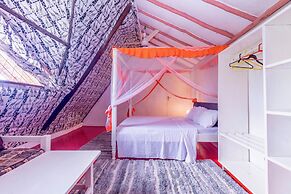 Villa Dora and Holly