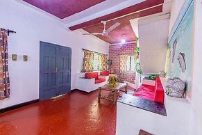 Villa Dora and Holly