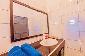 Villa Dora and Holly