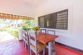 Villa Dora and Holly