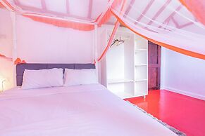 Villa Dora and Holly