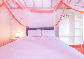 Villa Dora and Holly