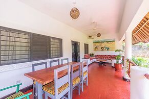 Villa Dora and Holly