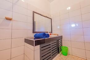 Villa Dora and Holly