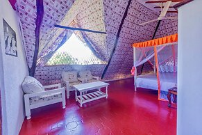 Villa Dora and Holly