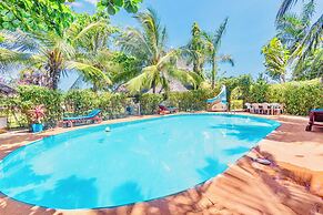 Villa Dora and Holly