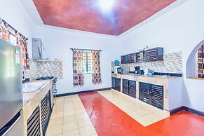 Villa Dora and Holly