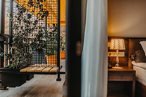 Seventeen Rooms