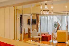 Seventeen Rooms