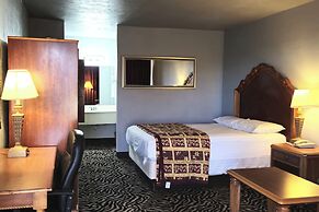 Castle Inn & Suites by OYO Lawton