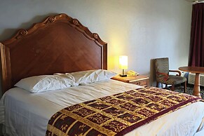 Castle Inn & Suites by OYO Lawton