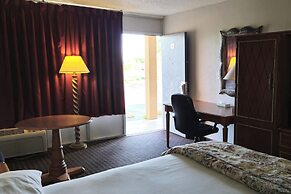 Castle Inn & Suites by OYO Lawton