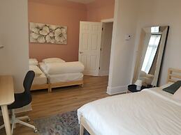 JstLikeHome - Downtown Suites