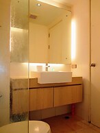 Atlantis Condo Resort by GPS