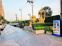 Atlantis Condo Resort by GPS