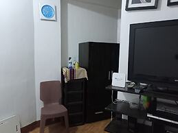 Ekonumi Rooms at Benrosi Plaza