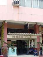 Ekonumi Rooms at Benrosi Plaza