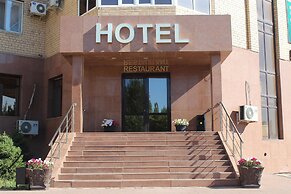 Azat Hotel
