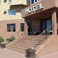 Azat Hotel
