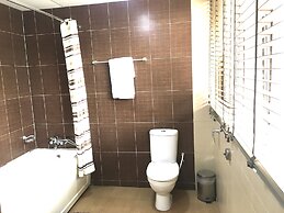 Chesterfield Hotel & Suites