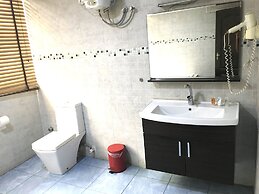 Chesterfield Hotel & Suites