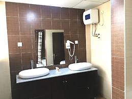 Chesterfield Hotel & Suites