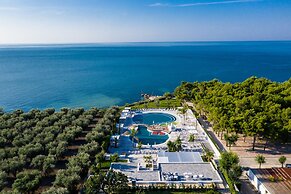 Villaggio Turistico Baia Del Monaco