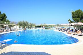 Villaggio Turistico Baia Del Monaco