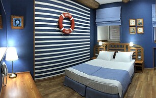 Lucky Ship Art Hotel